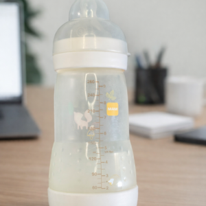 chicco baby feeding bottle with protective cover